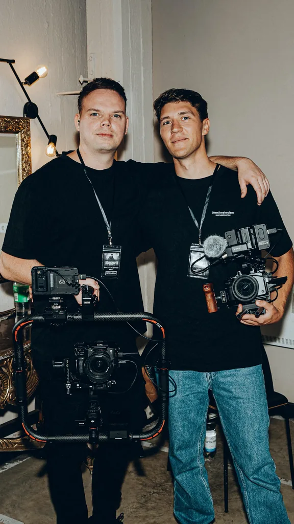 Julian und Christian backstage mit Gimbal und Kamera